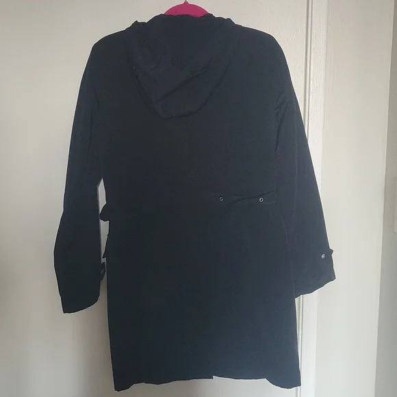 London Fog black raincoat/ trench coat in size small. Belt included - Picture 3 of 4